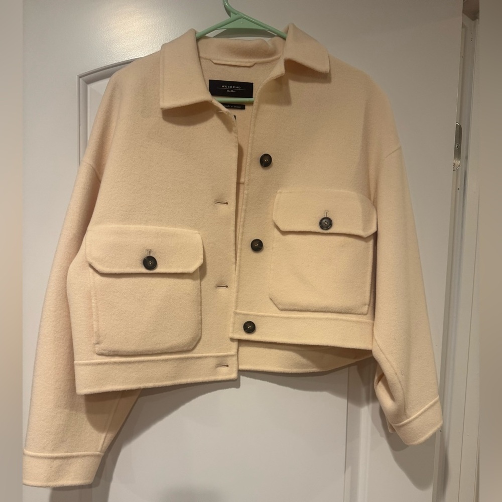 WEEKEND MAX MARA beige short virgin wool coat